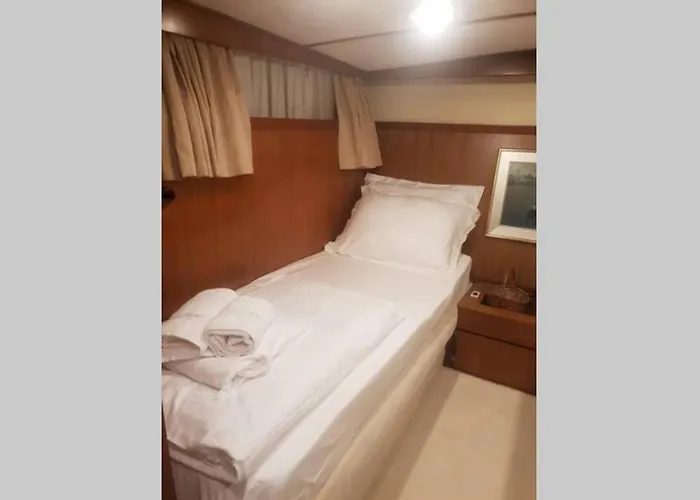 Hotel en barco Motor Boat Paloma Rea *