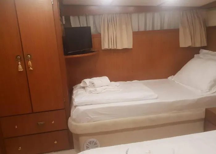 Hotel en barco Motor Boat Paloma Rea