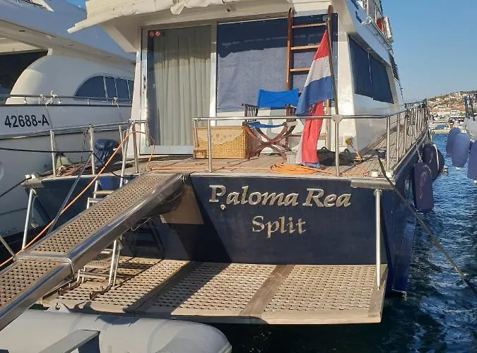 Motor Boat Paloma Rea Hotel en barco Trogir