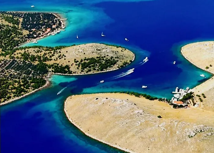 Botel Motor Boat Paloma Rea Trogir