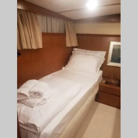 船上ホテル Motor Boat Paloma Rea *