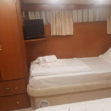 船上ホテル Motor Boat Paloma Rea