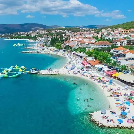 Motor Boat Paloma Rea 船上ホテル *