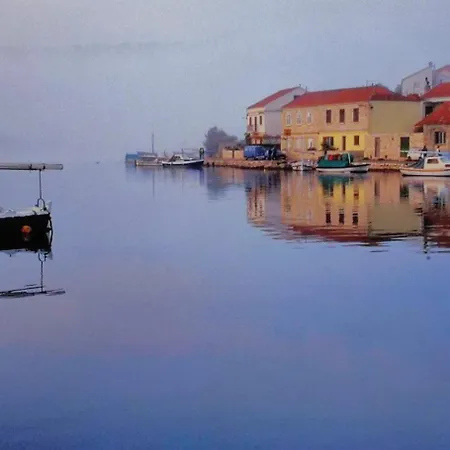 Motor Boat Paloma Rea 船上ホテル トロギール